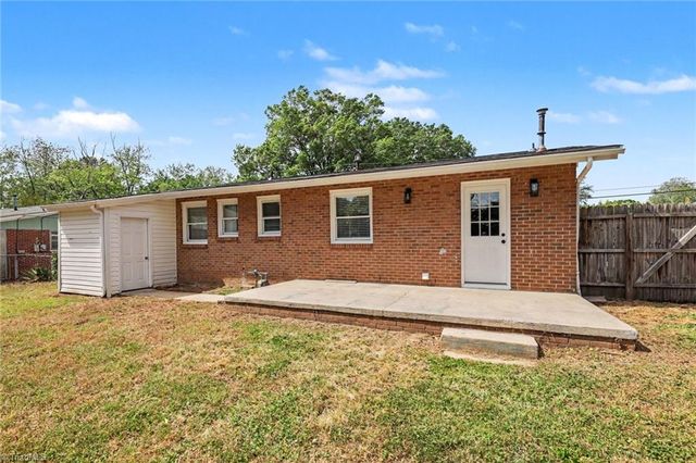 2316 Larkspur Drive, Greensboro, NC 27405