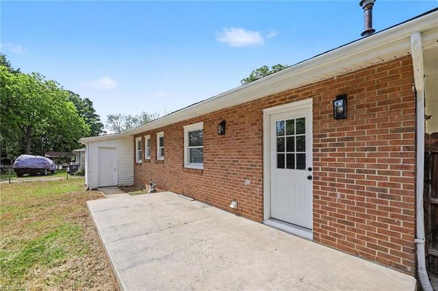 2316 Larkspur Drive, Greensboro, NC 27405
