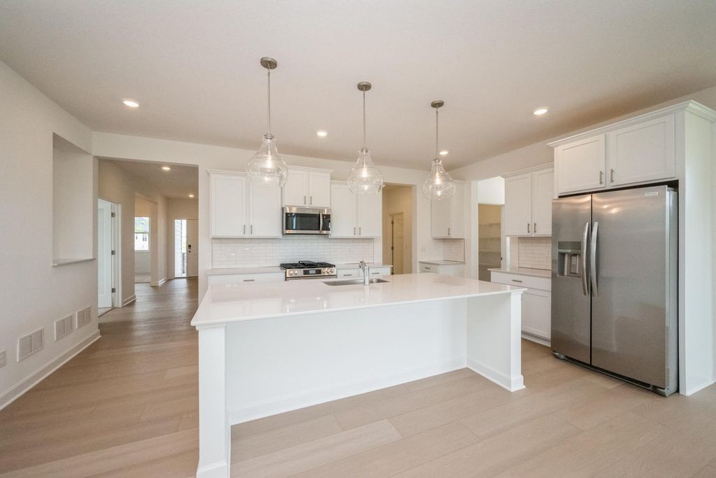 20075 Gabardine Lane, Lakeville, MN 55044