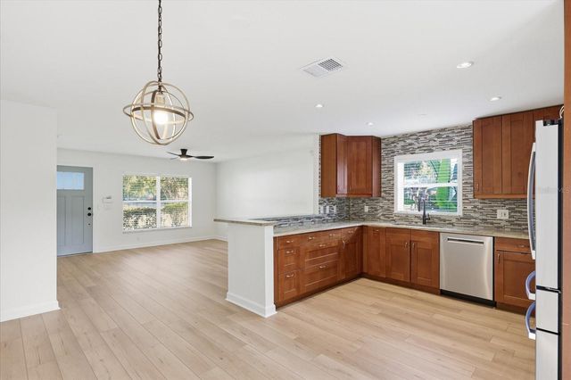 2802 W NORTH A STREET, Tampa, FL 33609