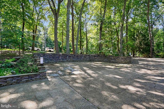 322 EAGLE HILL RD, Pasadena, MD 21122