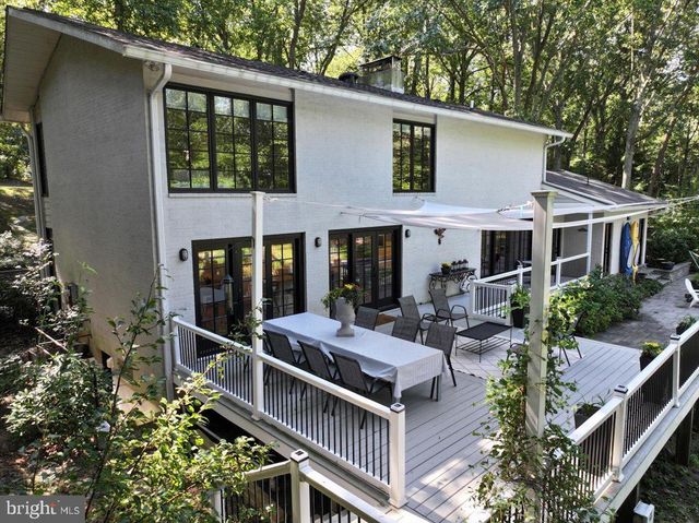 322 EAGLE HILL RD, Pasadena, MD 21122