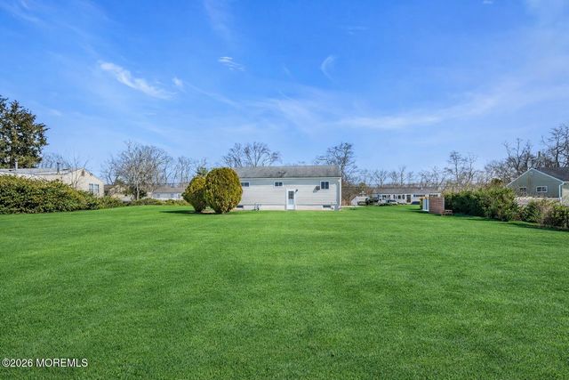 9 Spruce Road, Howell, NJ 07731