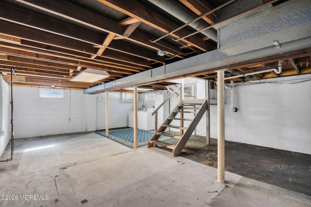 9 Spruce Road, Howell, NJ 07731