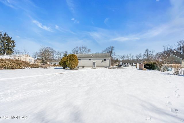 9 Spruce Road, Howell, NJ 07731