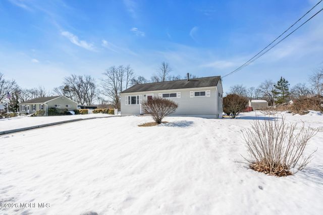 9 Spruce Road, Howell, NJ 07731