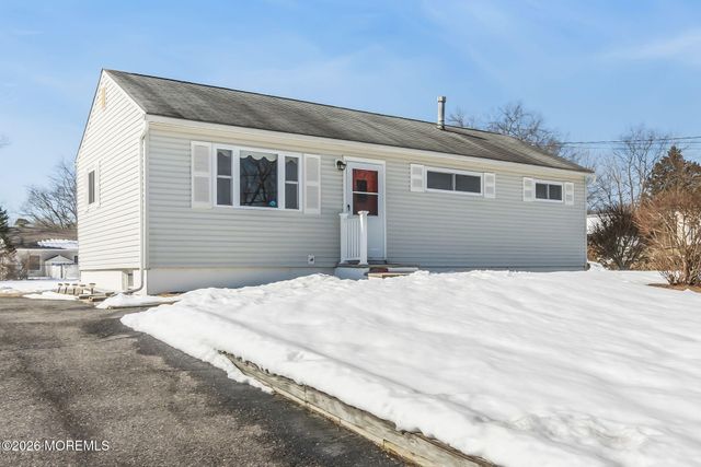 9 Spruce Road, Howell, NJ 07731