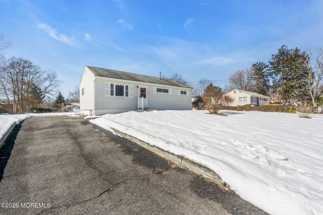 9 Spruce Road, Howell, NJ 07731