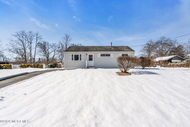 9 Spruce Road, Howell, NJ 07731