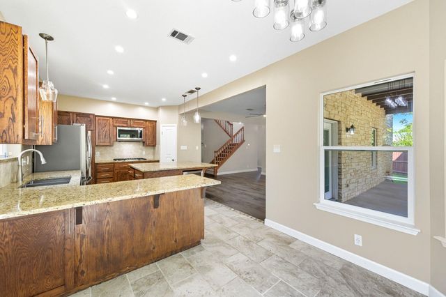 1904 Cedar Ridge DR, Austin, TX 78741