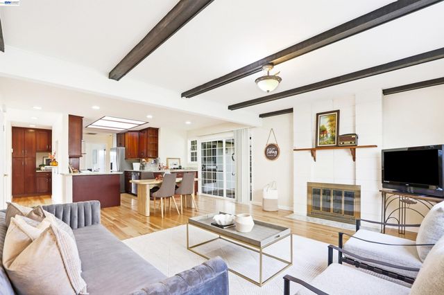 35234 Cornish Dr, Fremont, CA 94536