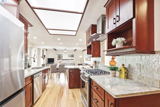 35234 Cornish Dr, Fremont, CA 94536