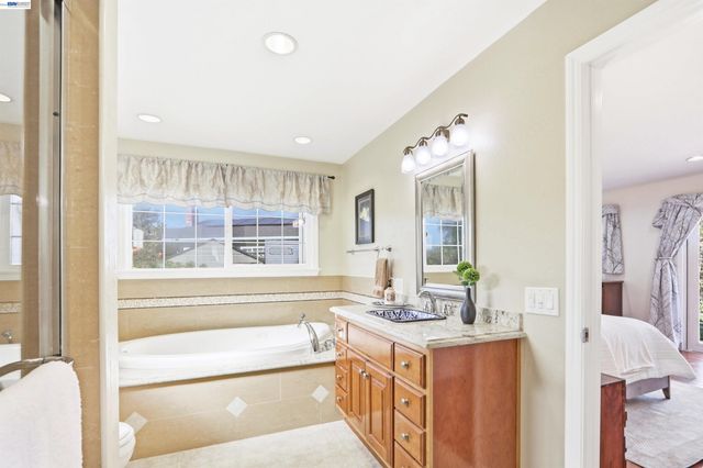 35234 Cornish Dr, Fremont, CA 94536