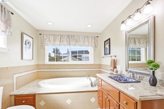 35234 Cornish Dr, Fremont, CA 94536