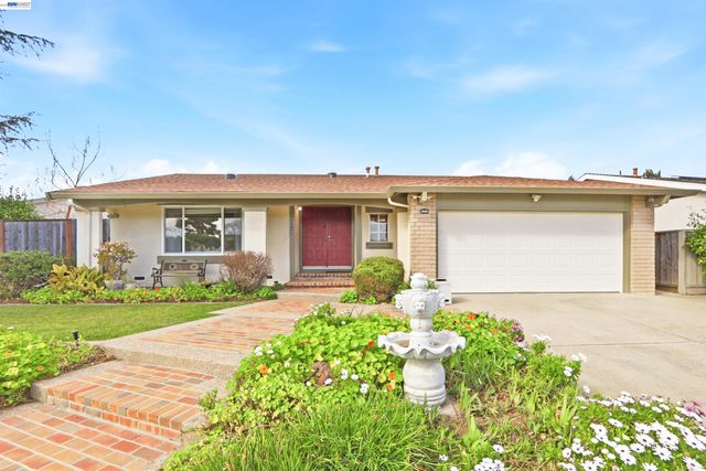 35234 Cornish Dr, Fremont, CA 94536