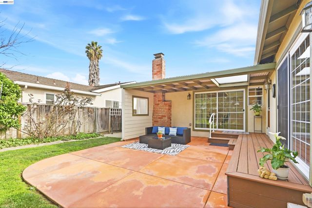 35234 Cornish Dr, Fremont, CA 94536