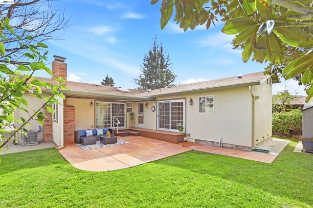 35234 Cornish Dr, Fremont, CA 94536