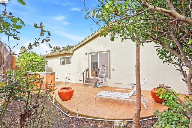 35234 Cornish Dr, Fremont, CA 94536