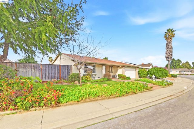 35234 Cornish Dr, Fremont, CA 94536