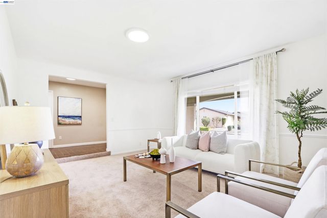 35234 Cornish Dr, Fremont, CA 94536