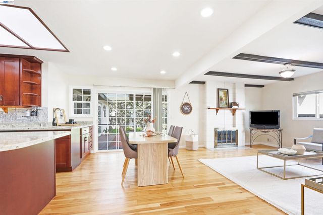 35234 Cornish Dr, Fremont, CA 94536