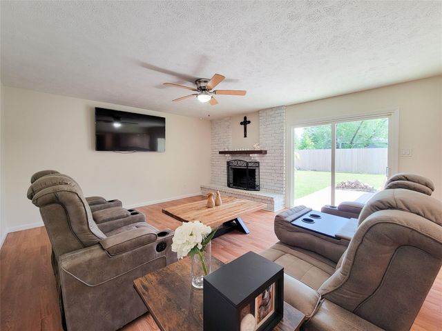 5822 Evening Shadows Lane, Spring, TX 77373