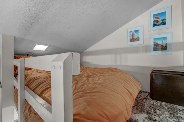 1000 W 26th ST 215, Austin, TX 78705