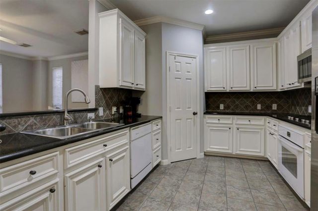 1015 Eberhard Street, Houston, TX 77019