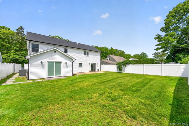 534 Riverside Avenue, Massapequa, NY 11758
