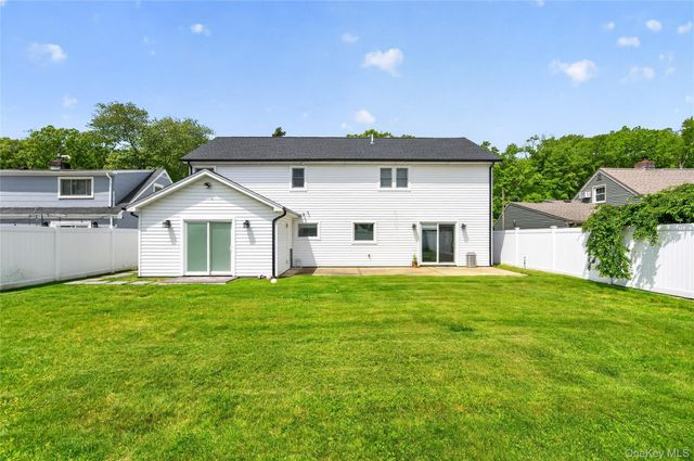534 Riverside Avenue, Massapequa, NY 11758