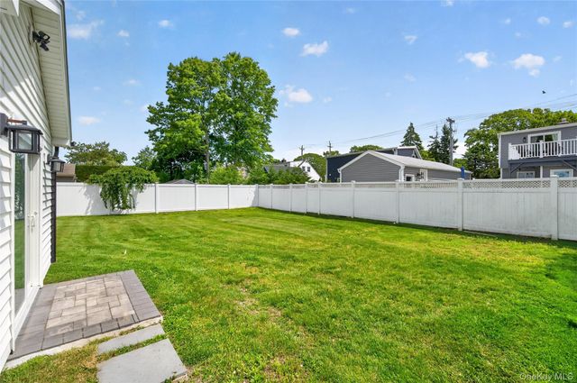534 Riverside Avenue, Massapequa, NY 11758