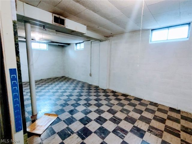 600 Eastland Avenue, Akron, OH 44305