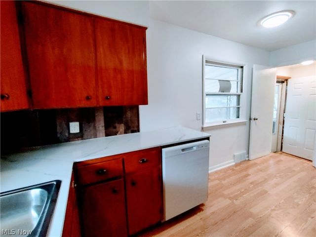 600 Eastland Avenue, Akron, OH 44305