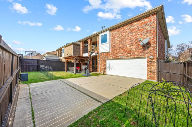 2242 Legacy Trail, Irving, TX 75063