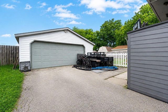 1762 21st AVENUE, Kenosha, WI 53140
