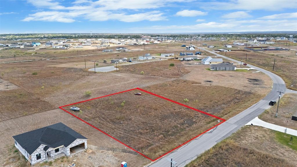 204 Alonzo DR, Del Valle, TX 78617