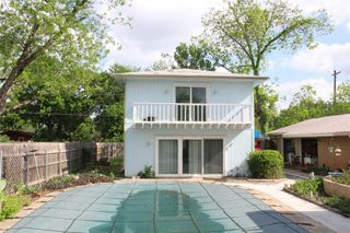 1010 W Live Oak ST B, Lockhart, TX 78644