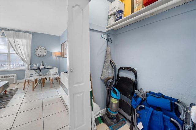3030 Collins Avenue 4E, Miami Beach, FL 33140