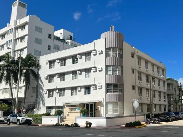 3030 Collins Avenue 4E, Miami Beach, FL 33140