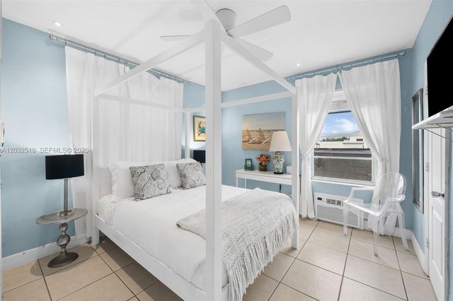 3030 Collins Avenue 4E, Miami Beach, FL 33140