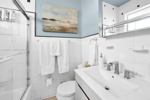 3030 Collins Avenue 4E, Miami Beach, FL 33140