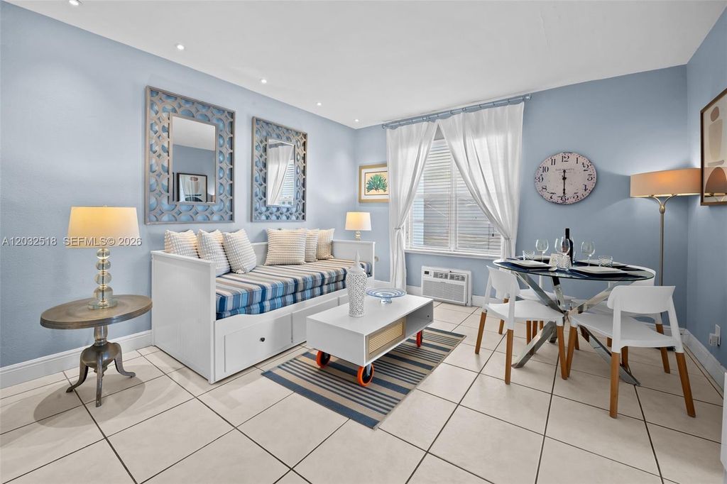 3030 Collins Avenue 4E, Miami Beach, FL 33140