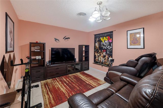 7410 5TH AVENUE N, St Petersburg, FL 33710