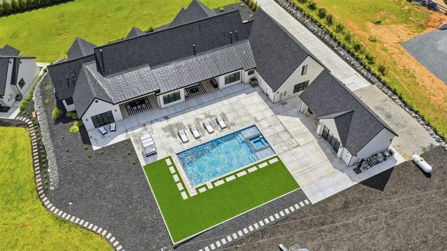 9764 Powerhouse Rd, Newcastle, CA 95658