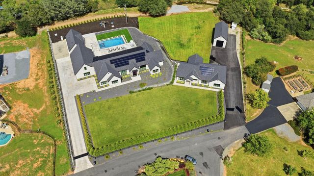 9764 Powerhouse Rd, Newcastle, CA 95658