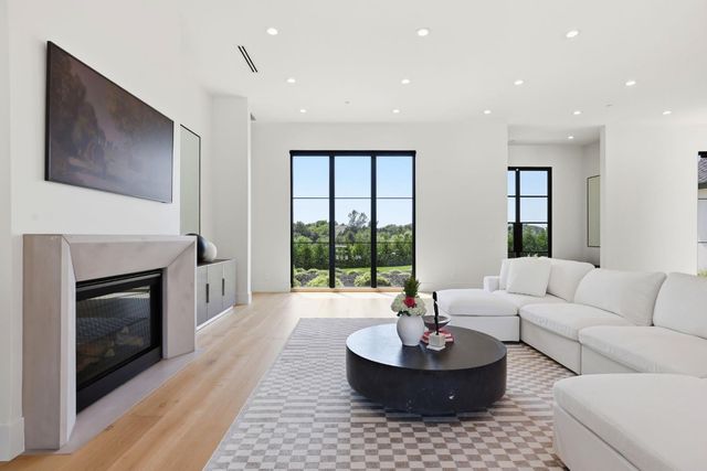 9764 Powerhouse Rd, Newcastle, CA 95658