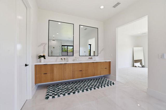 9764 Powerhouse Rd, Newcastle, CA 95658
