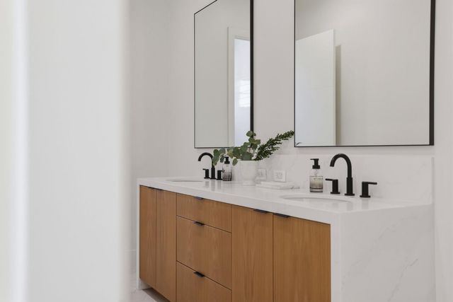 9764 Powerhouse Rd, Newcastle, CA 95658