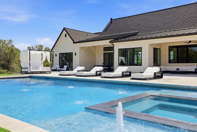 9764 Powerhouse Rd, Newcastle, CA 95658