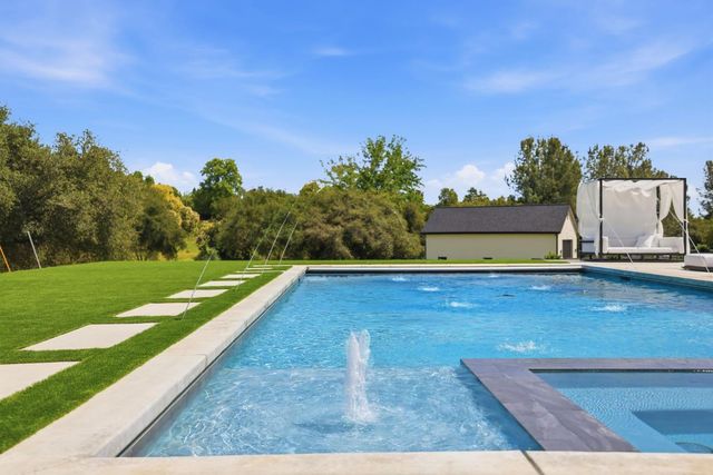 9764 Powerhouse Rd, Newcastle, CA 95658